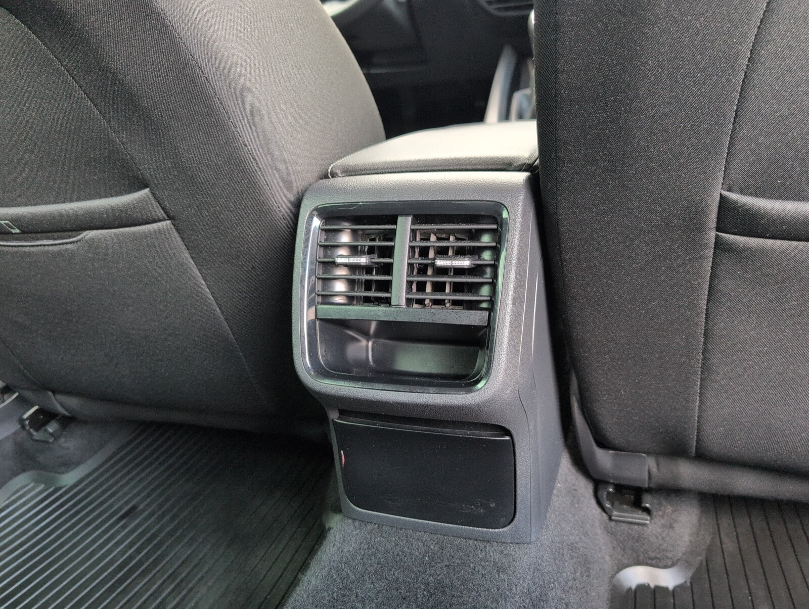 Škoda Octavia Combi - zdjęcie 12