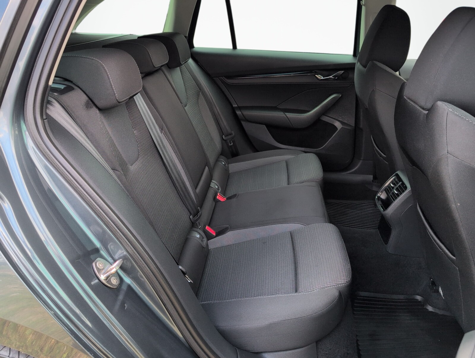 Škoda Octavia Combi - zdjęcie 11