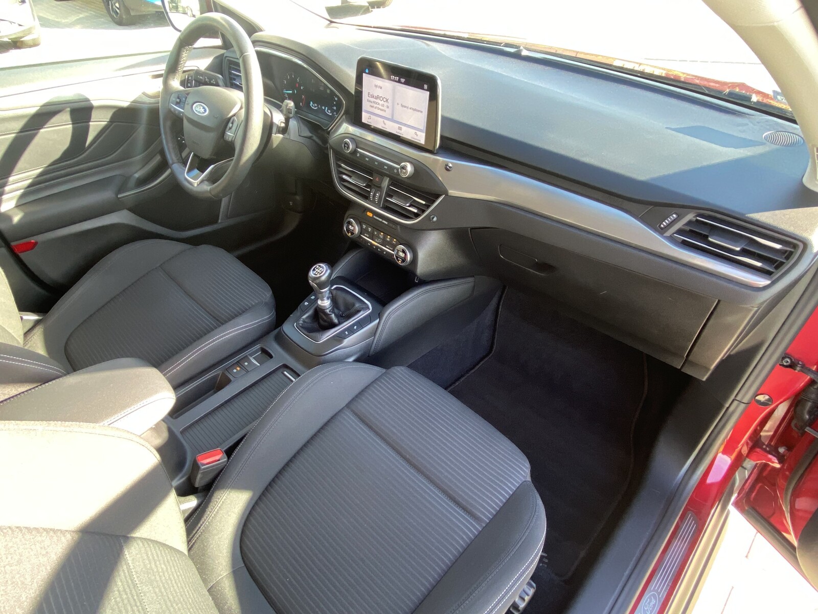 Ford Focus - zdjęcie 16
