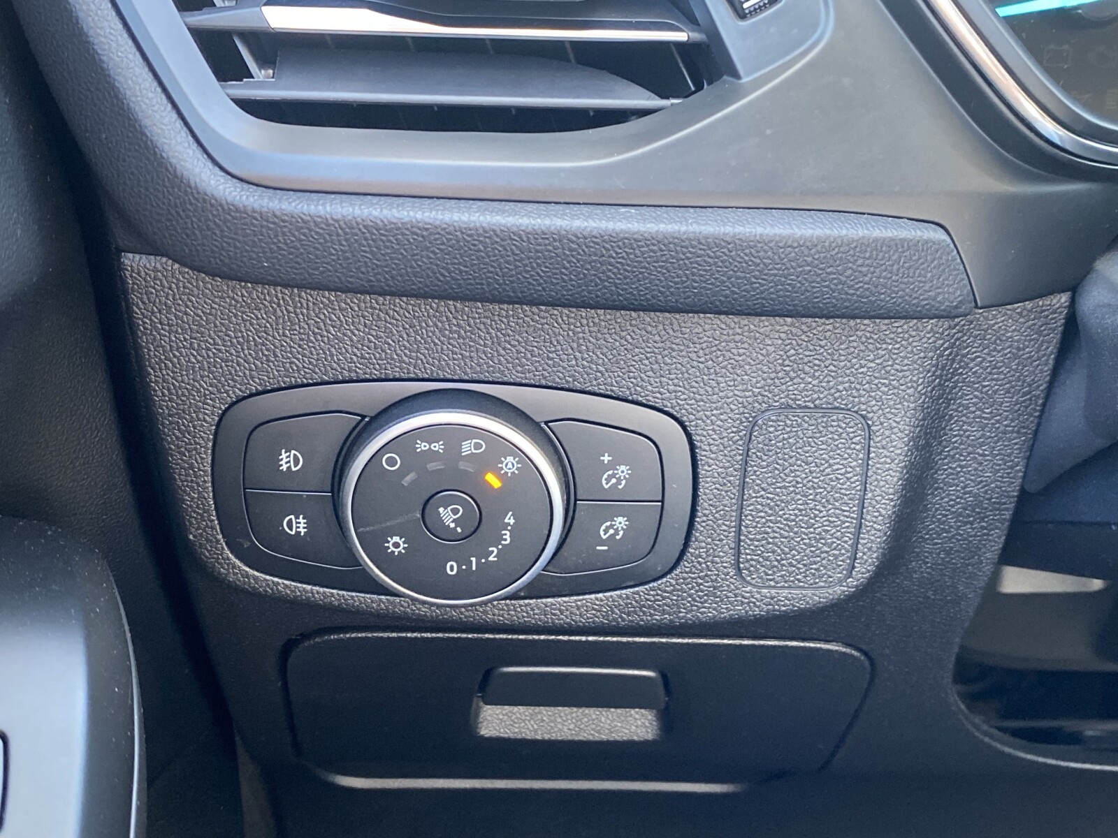 Ford Focus - zdjęcie 18