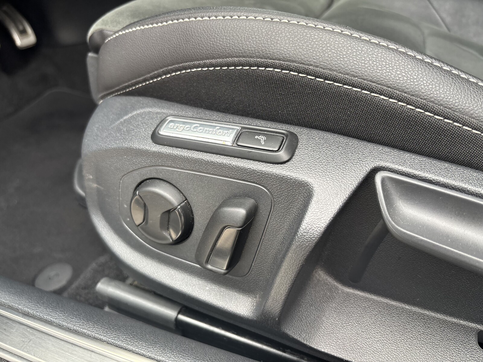 Volkswagen Arteon - zdjęcie 11