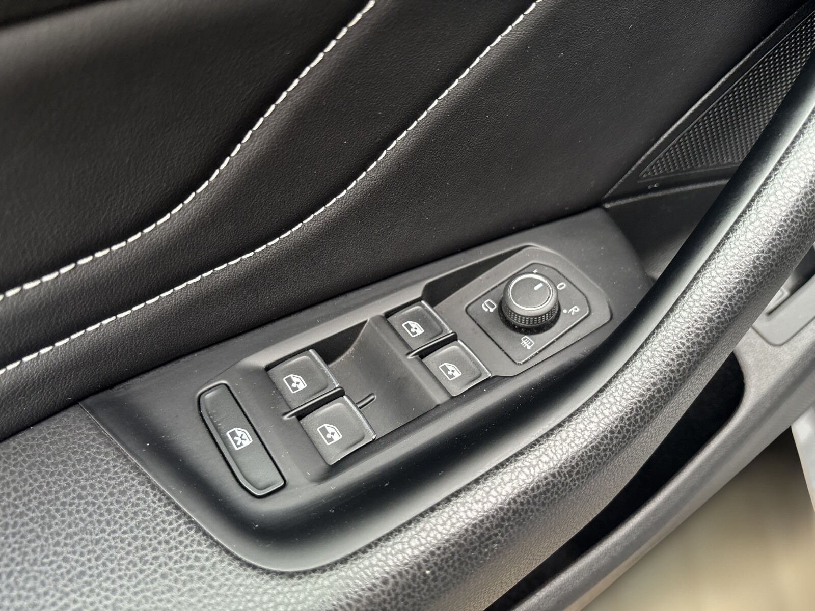 Volkswagen Arteon - zdjęcie 23
