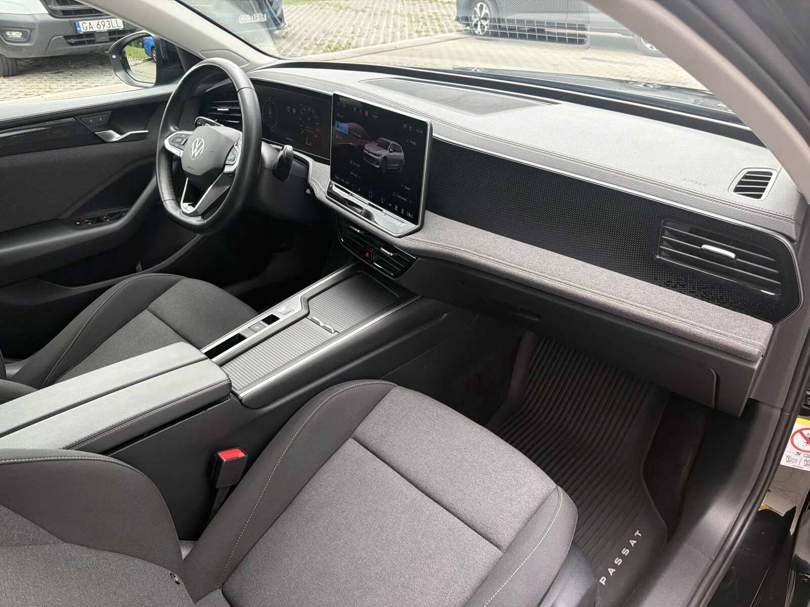 Volkswagen Passat Variant - zdjęcie 12