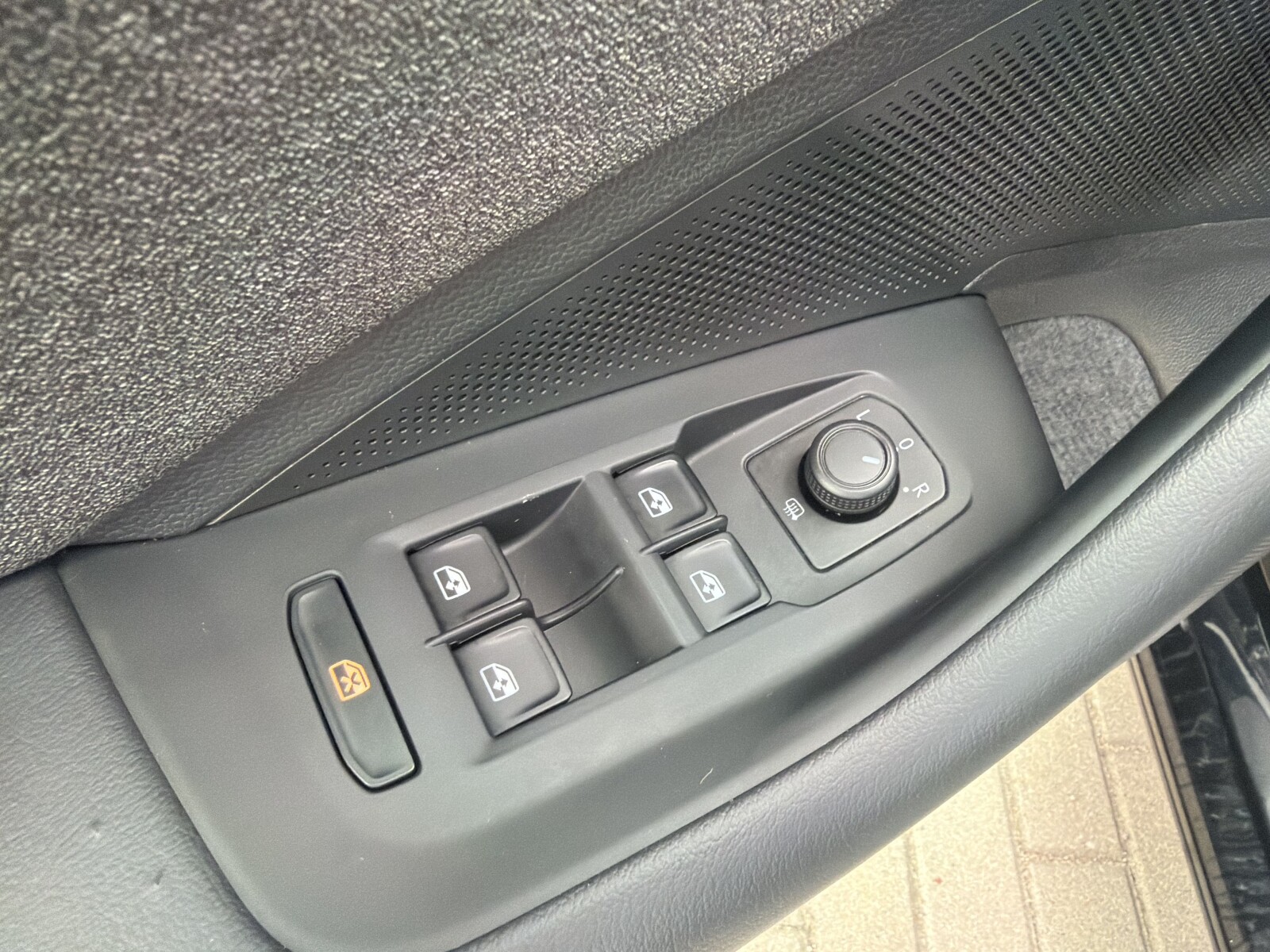 Volkswagen Passat Variant - zdjęcie 28