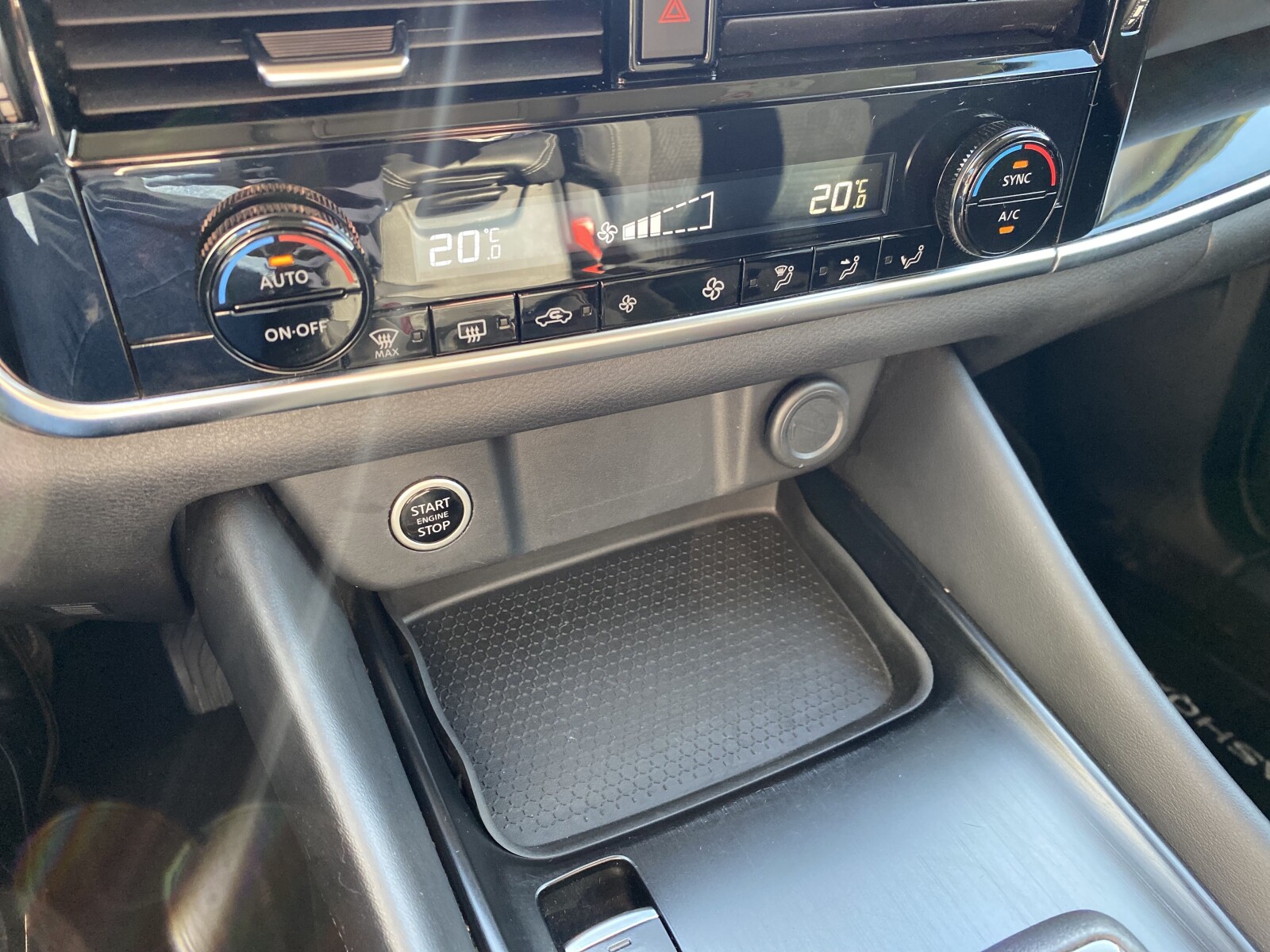 Nissan Qashqai - zdjęcie 23
