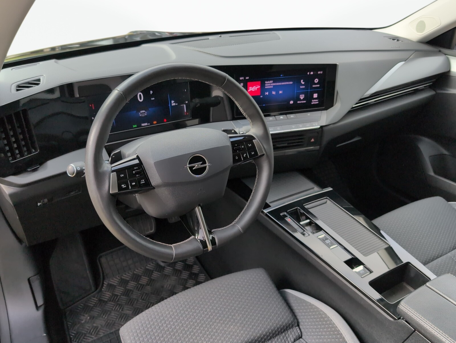 Opel Astra - zdjęcie 17