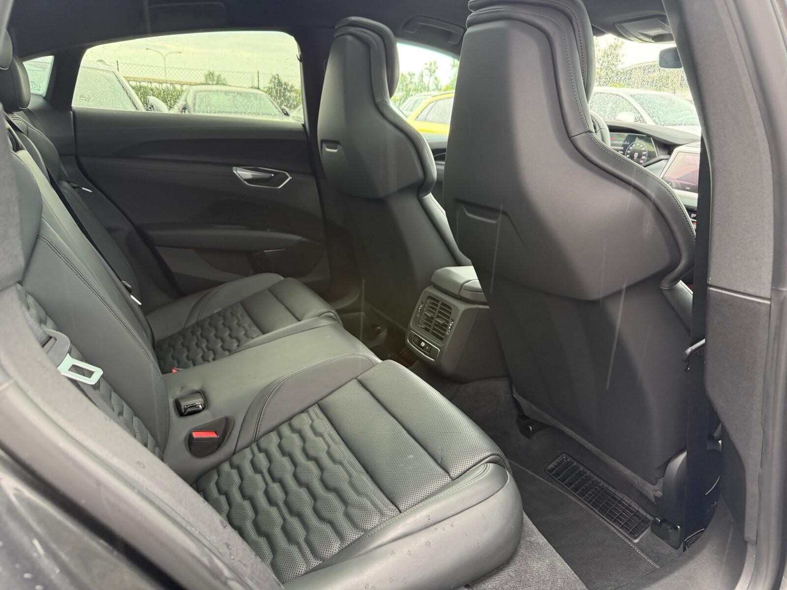 Audi e-tron GT - zdjęcie 21