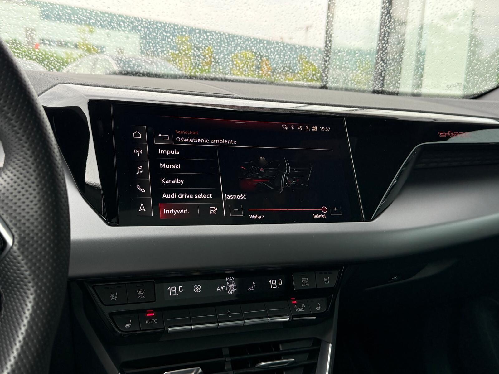 Audi e-tron GT - zdjęcie 36