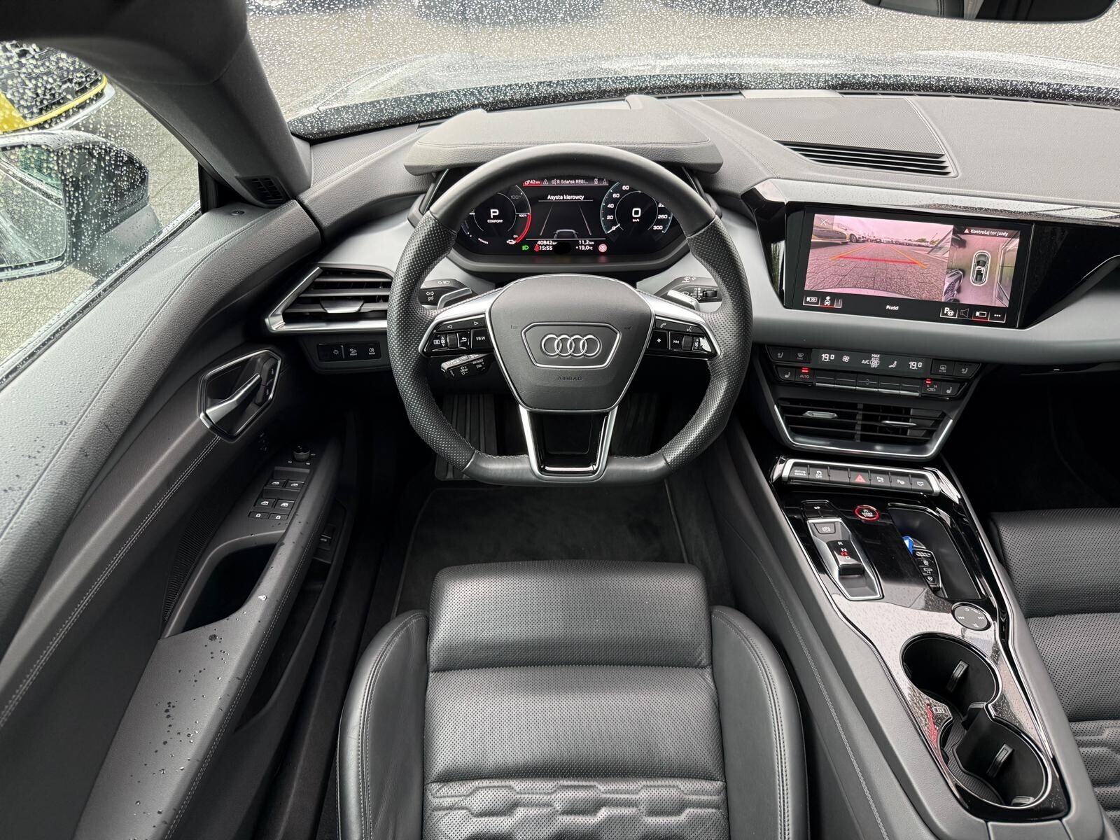 Audi e-tron GT - zdjęcie 25