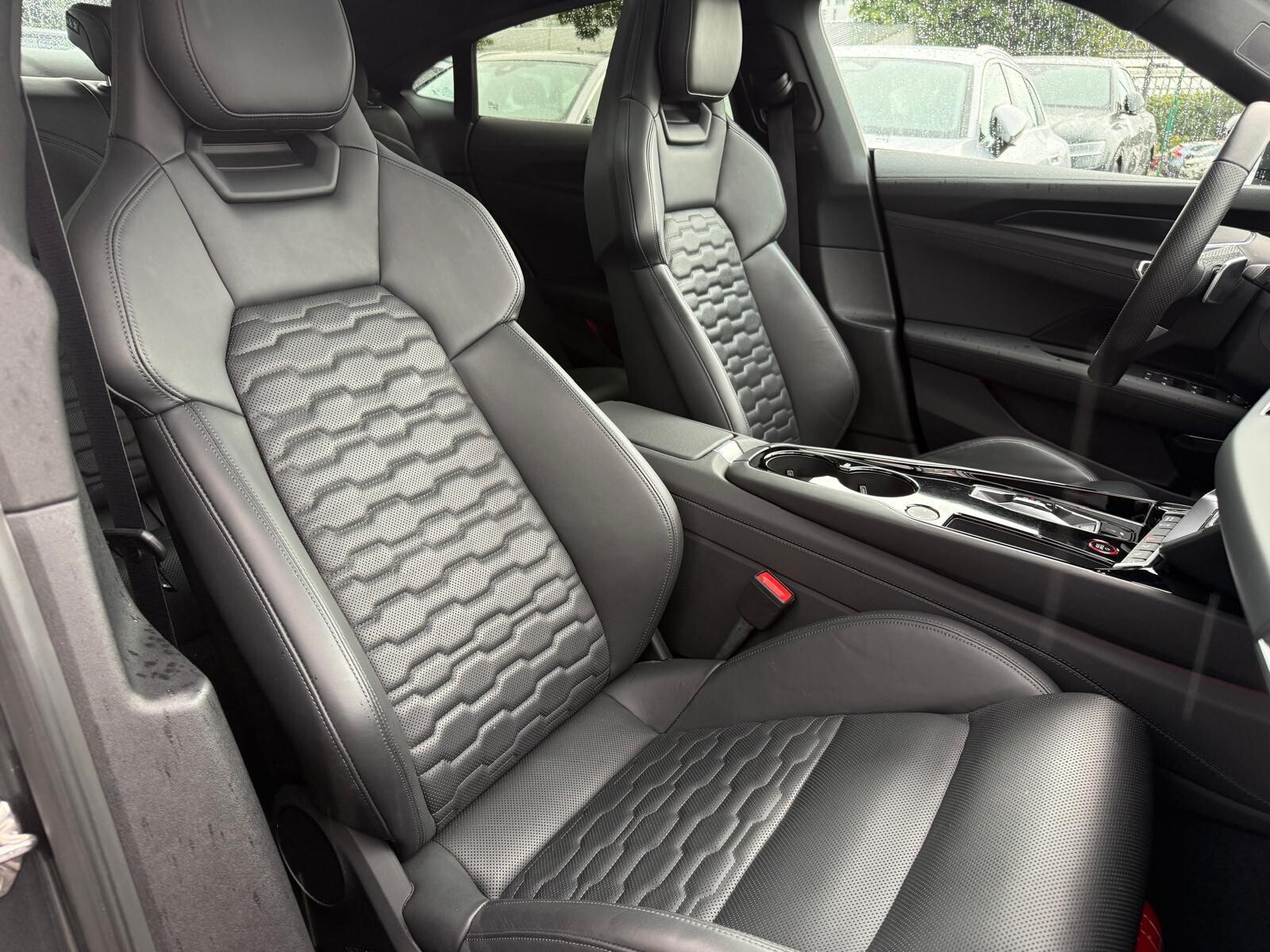 Audi e-tron GT - zdjęcie 22