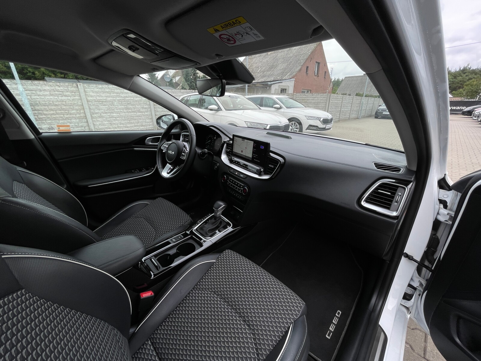Kia Ceed - zdjęcie 17