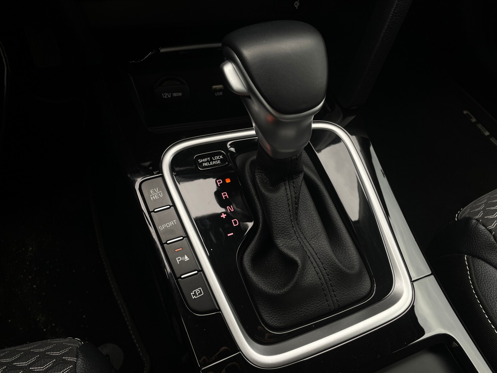 Kia Ceed - zdjęcie 36