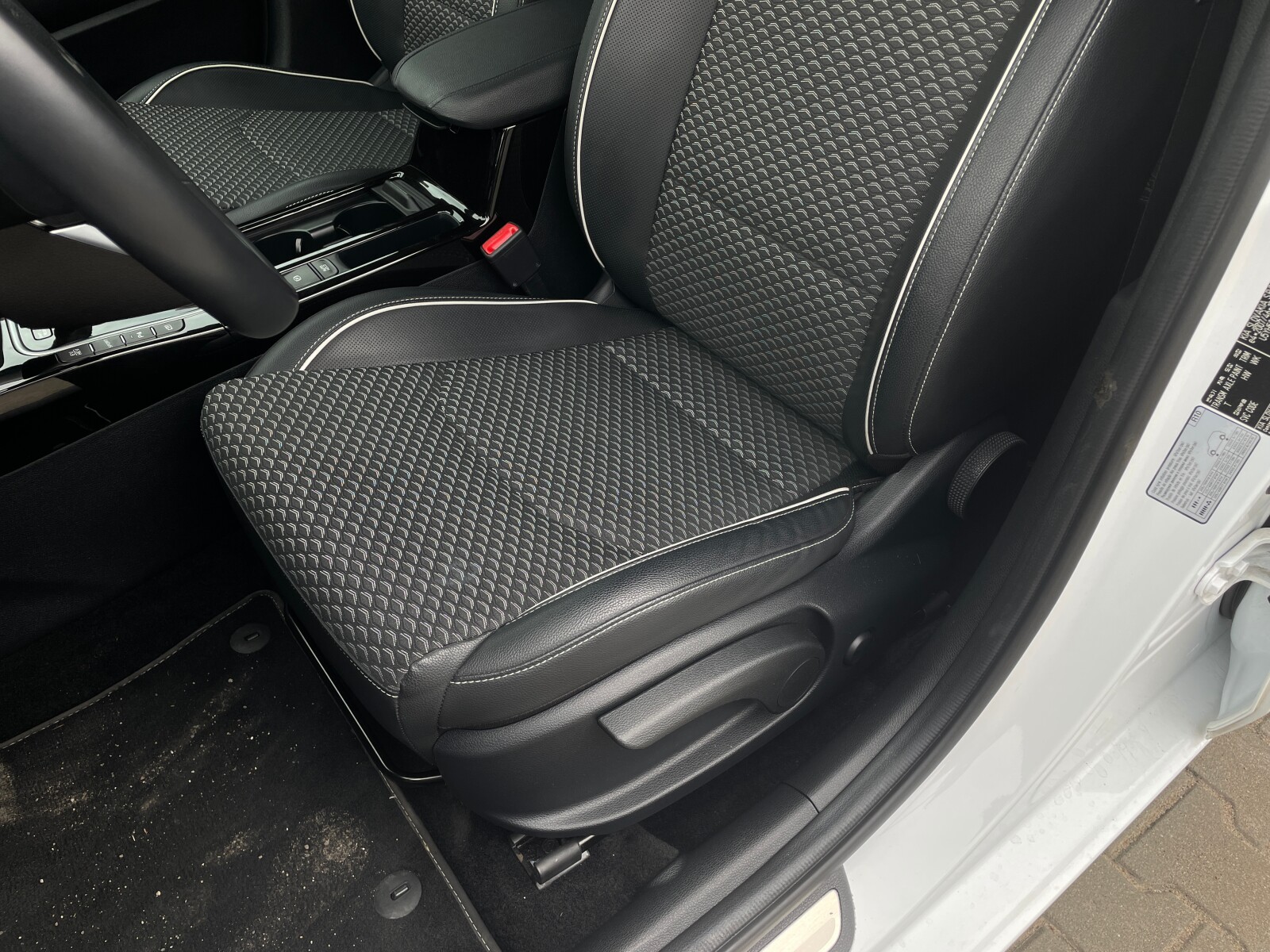 Kia Ceed - zdjęcie 10