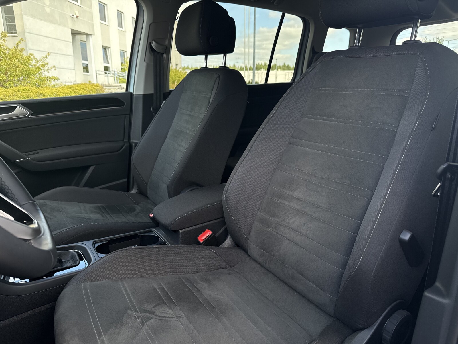 Volkswagen Touran - zdjęcie 12