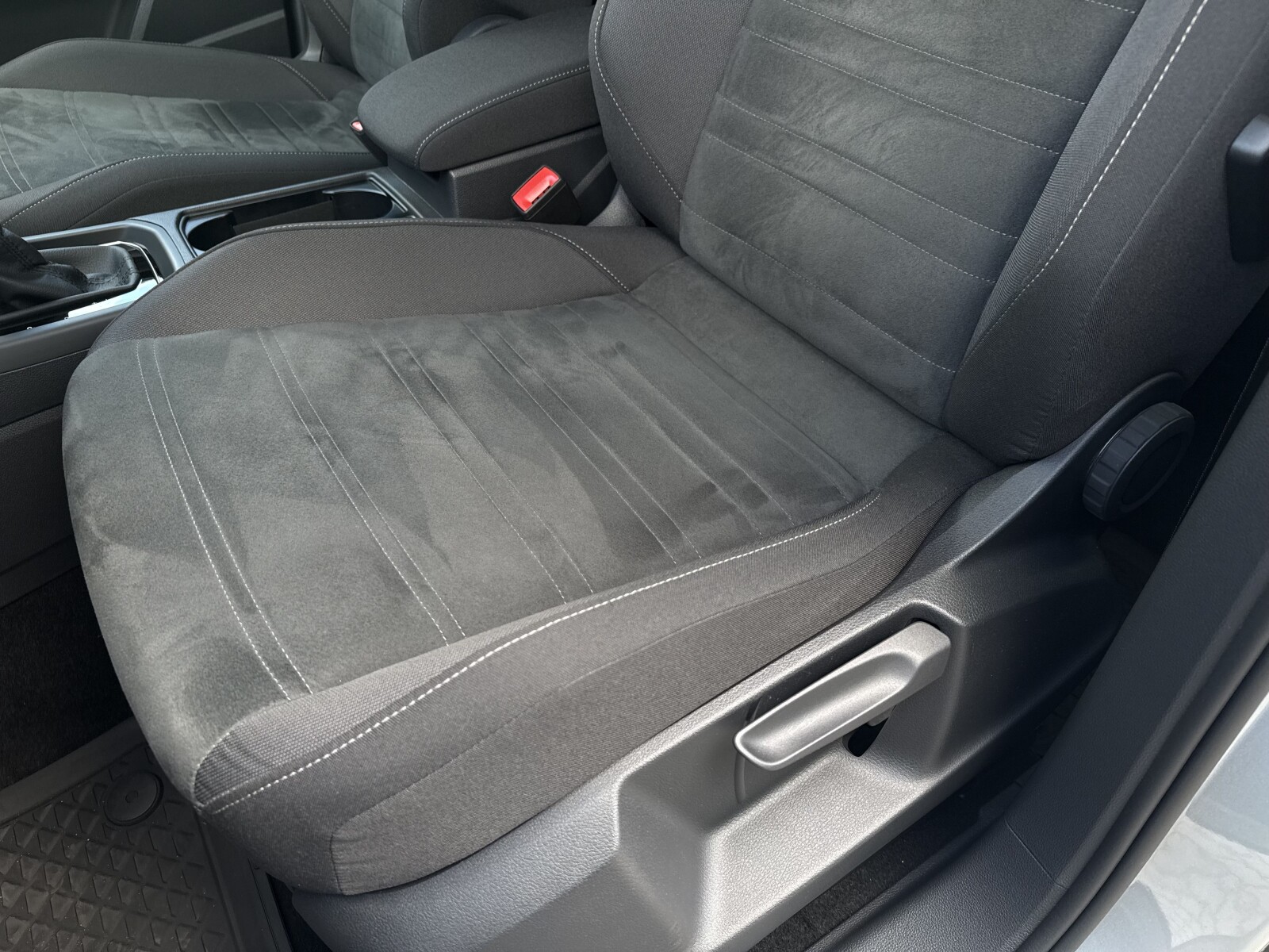Volkswagen Touran - zdjęcie 13
