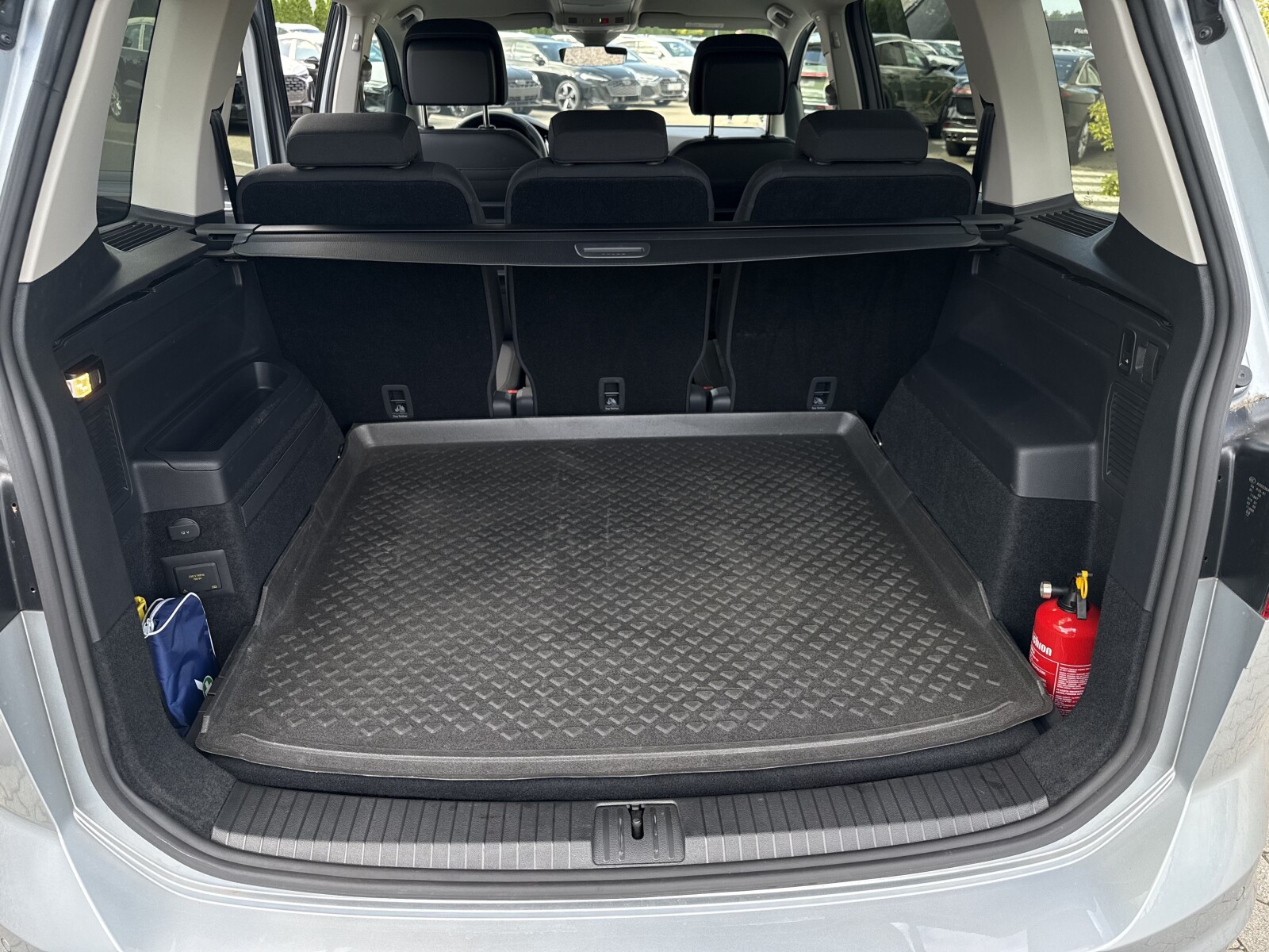 Volkswagen Touran - zdjęcie 34