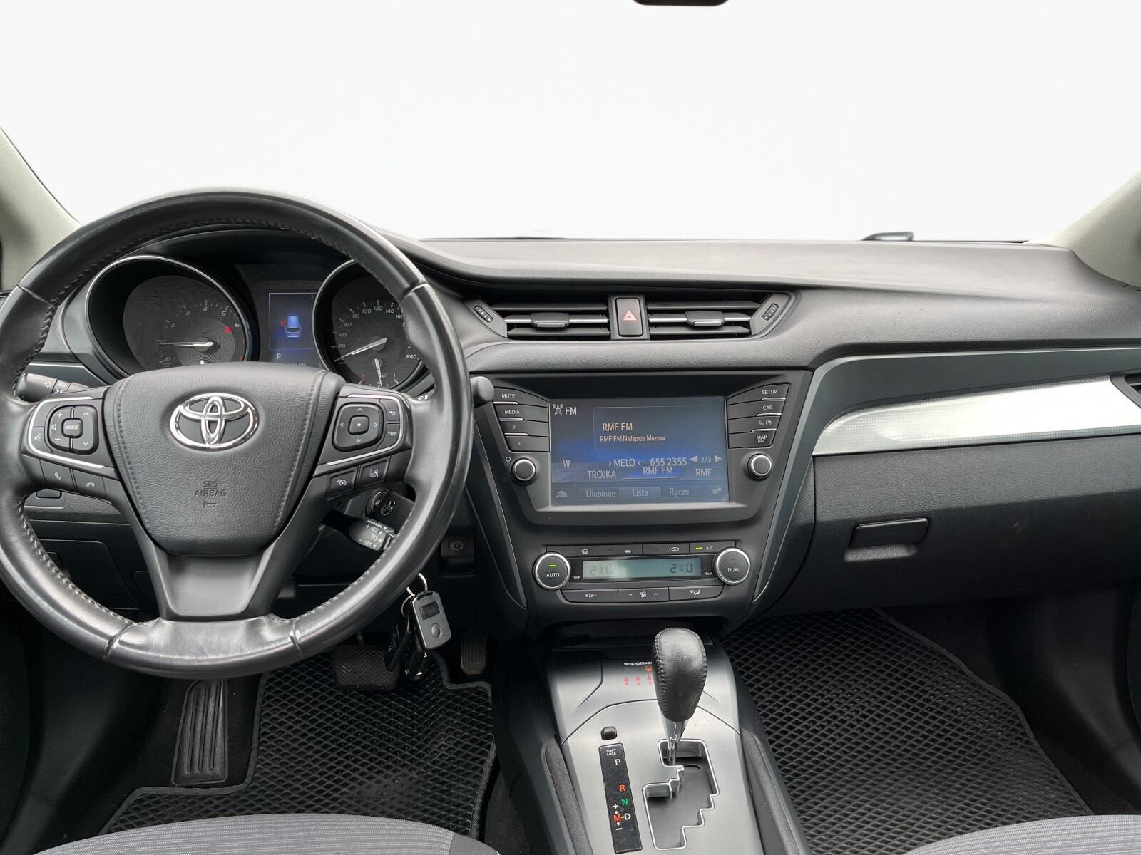 Toyota Avensis - zdjęcie 15