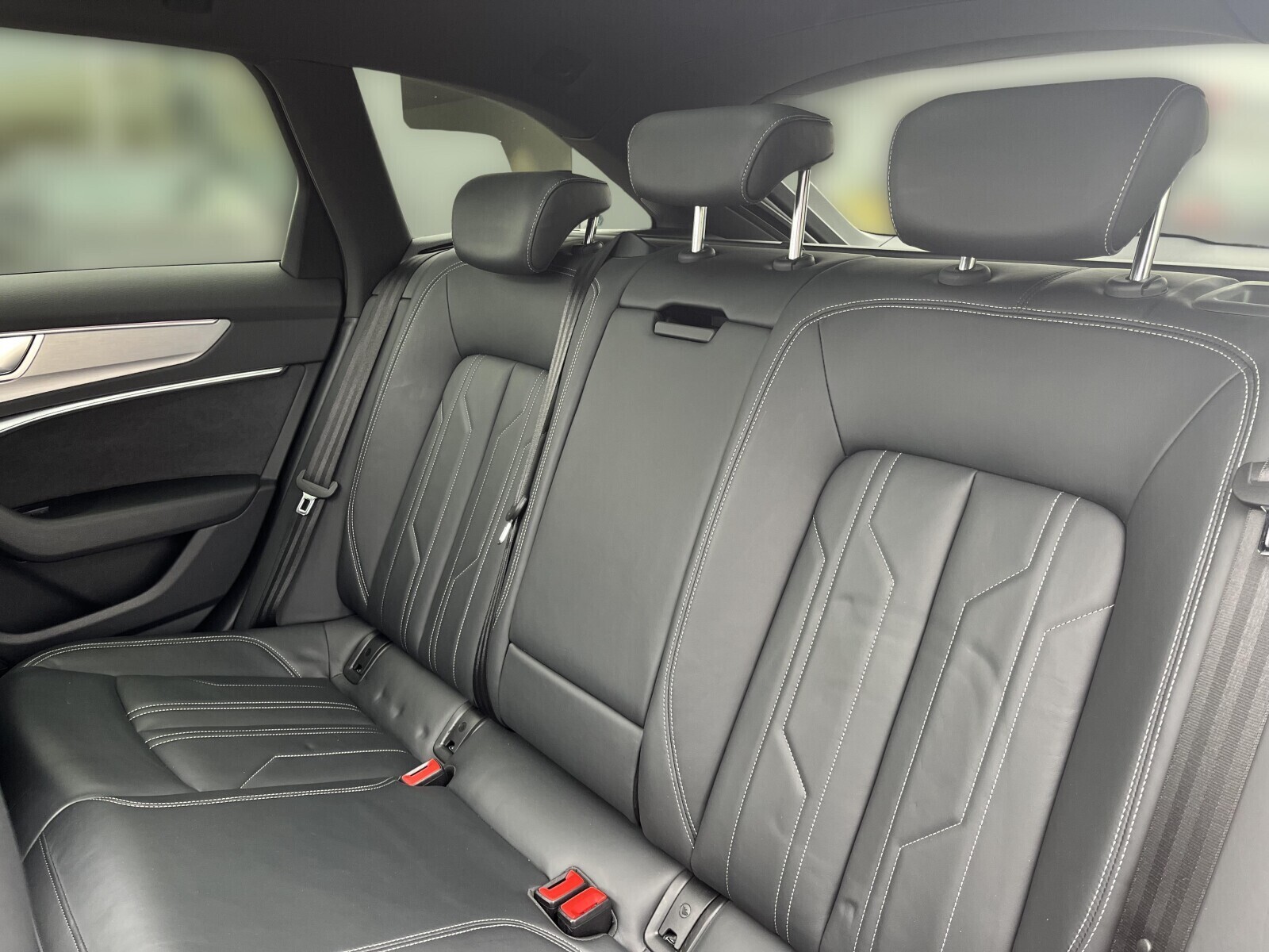 Audi A6 Avant - zdjęcie 14