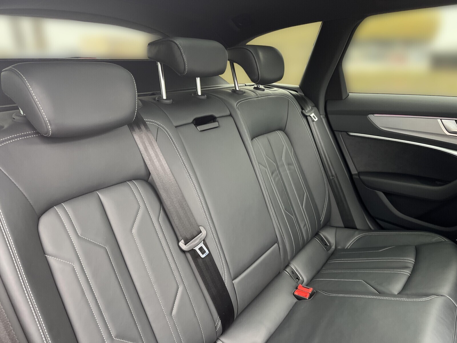 Audi A6 Avant - zdjęcie 15