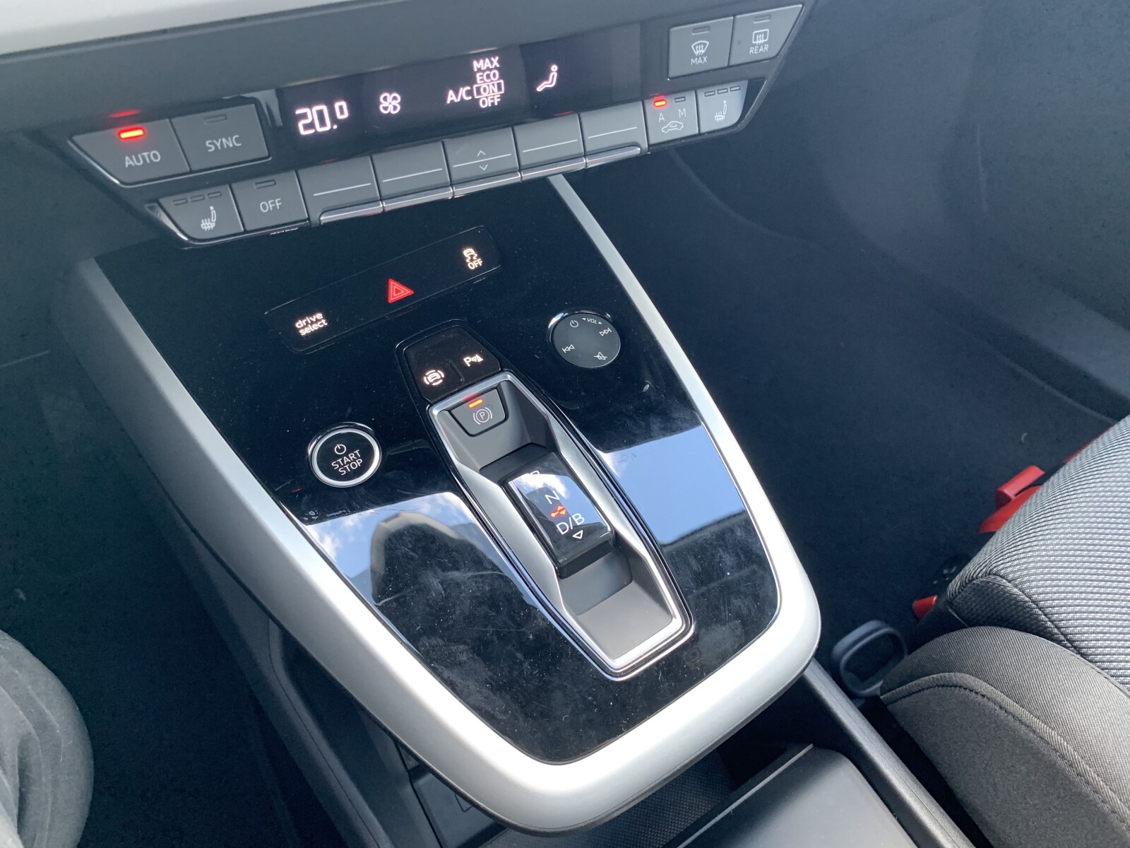 Audi Q4 Sportback - zdjęcie 17