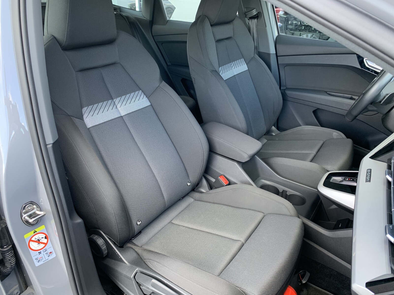 Audi Q4 Sportback - zdjęcie 12