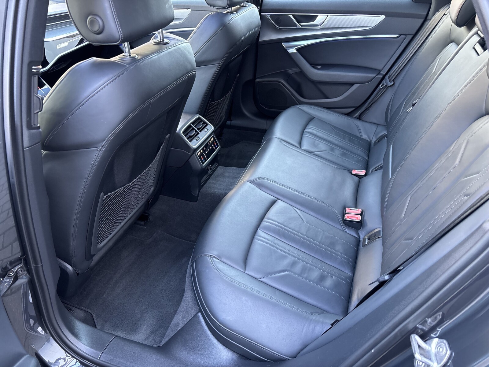 Audi A6 Avant - zdjęcie 30