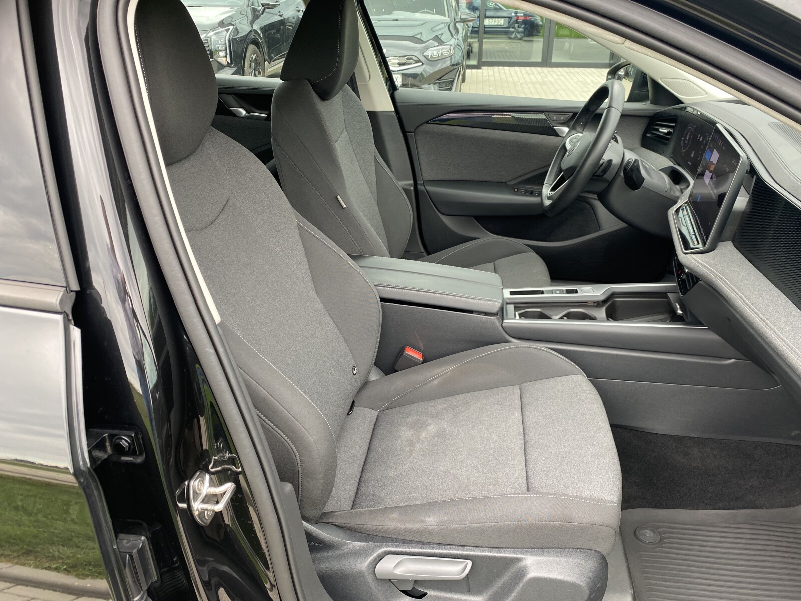 Volkswagen Passat Variant - zdjęcie 14