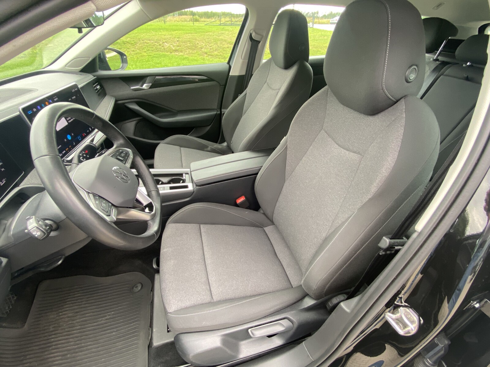 Volkswagen Passat Variant - zdjęcie 16