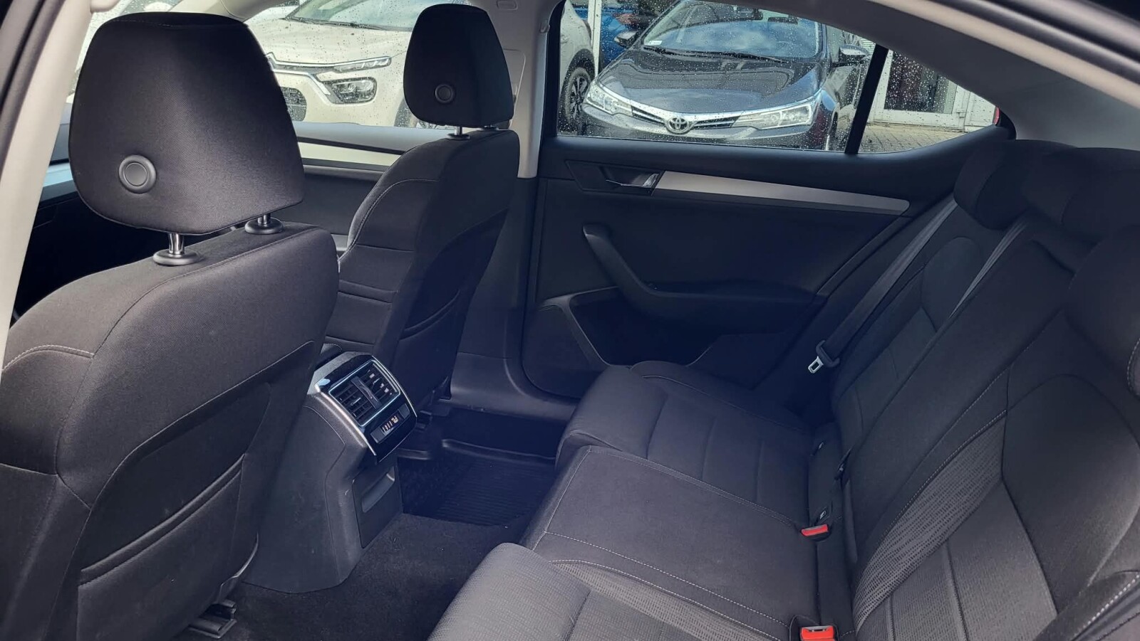 Škoda Superb - zdjęcie 11
