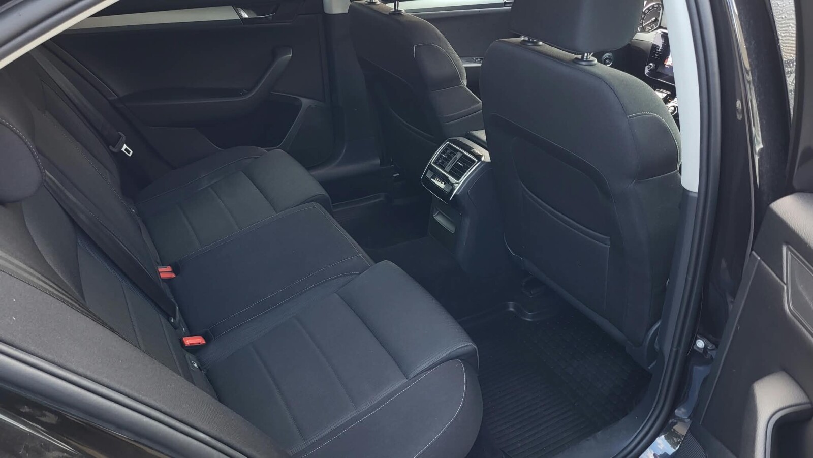Škoda Superb - zdjęcie 14