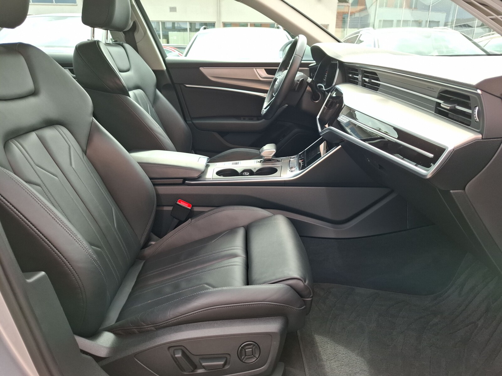 Audi A6 Limousine - zdjęcie 18