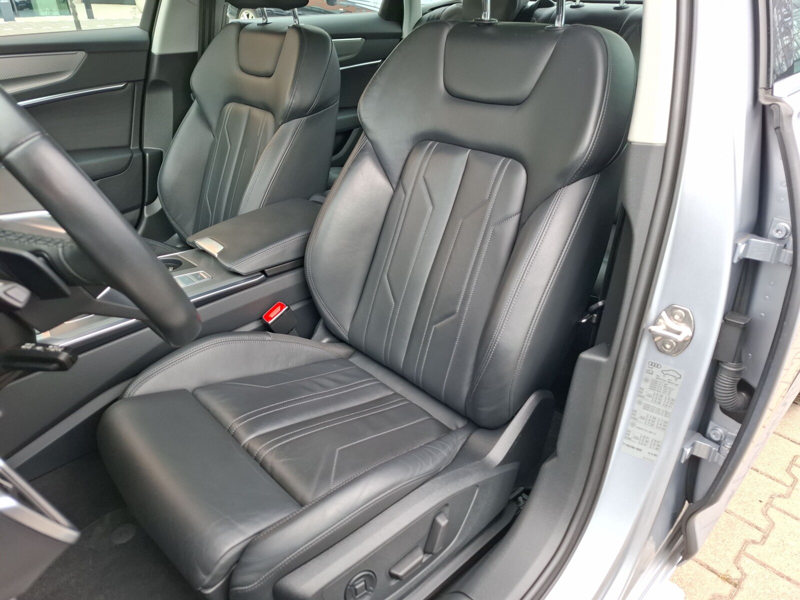 Audi A6 Limousine - zdjęcie 19