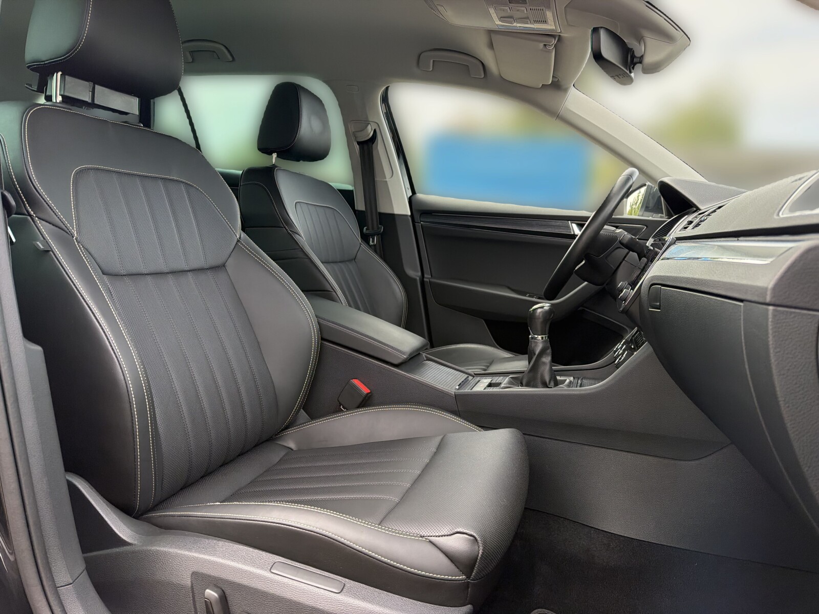 Škoda Superb Combi - zdjęcie 17