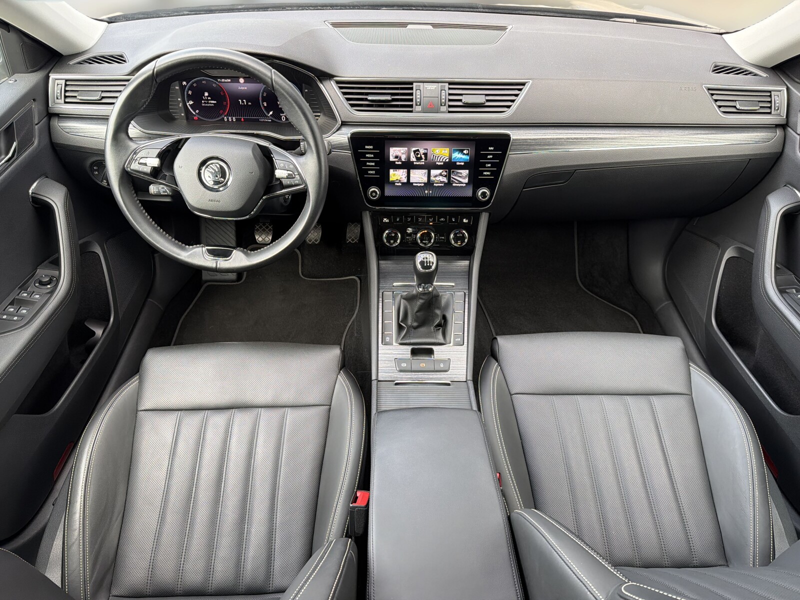 Škoda Superb Combi - zdjęcie 21