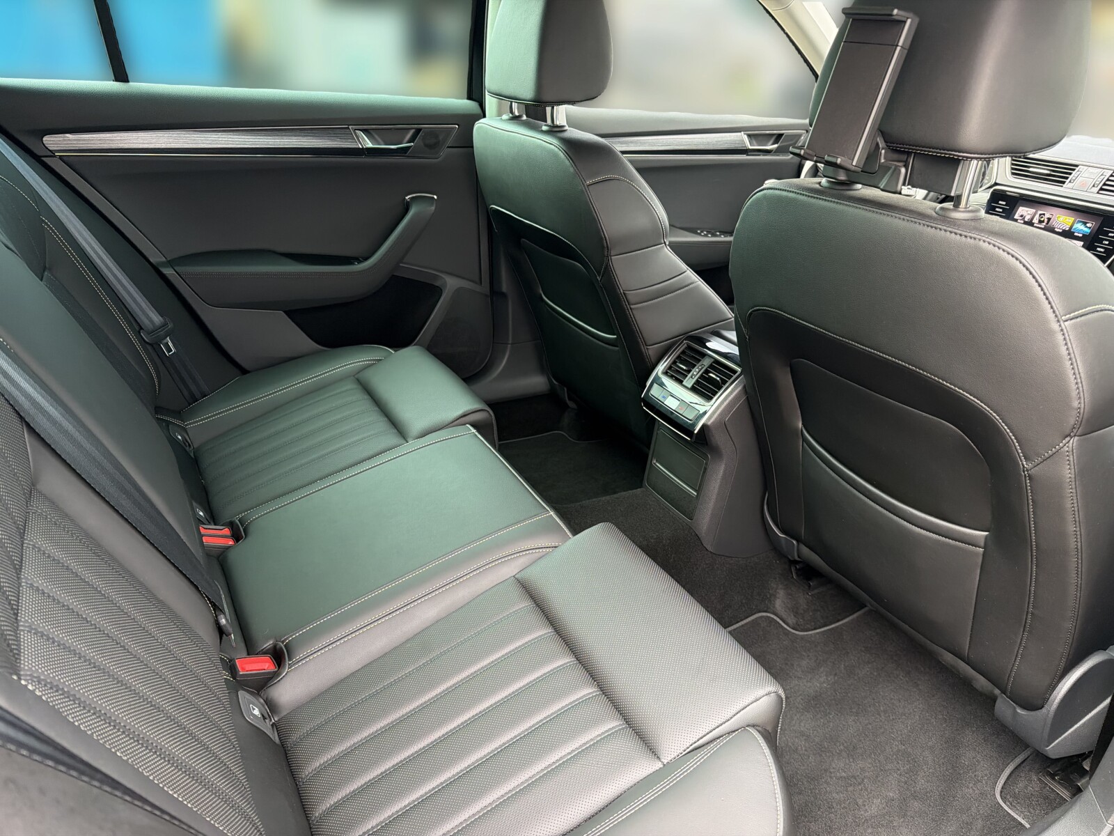 Škoda Superb Combi - zdjęcie 15