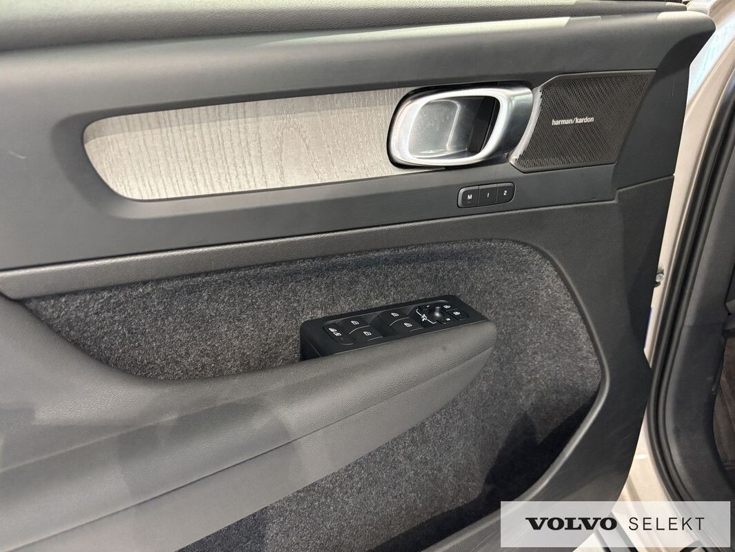 Volvo XC 40 - zdjęcie 8