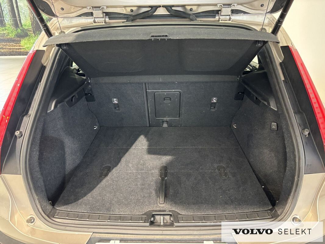 Volvo XC 40 - zdjęcie 17