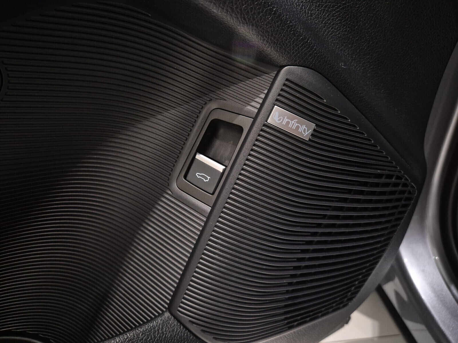 BYD Seal U DM-i - zdjęcie 11