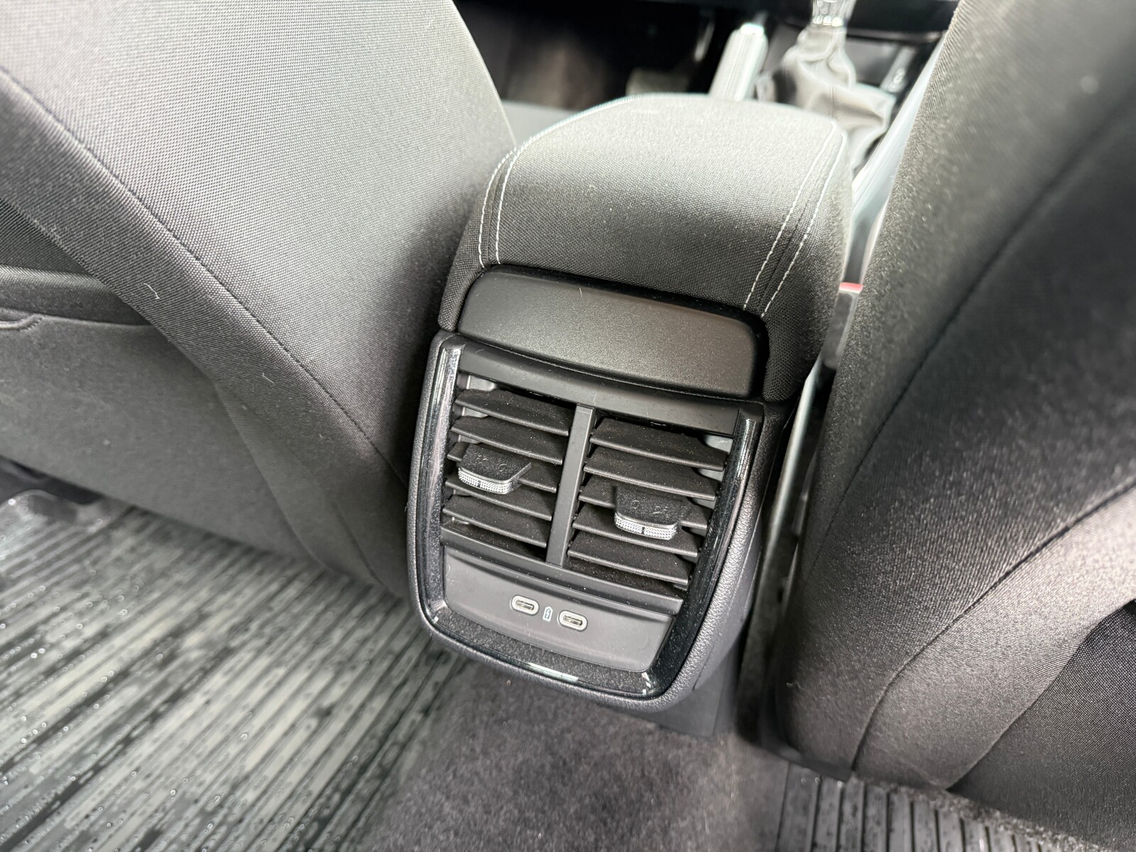 Škoda Kamiq - zdjęcie 11
