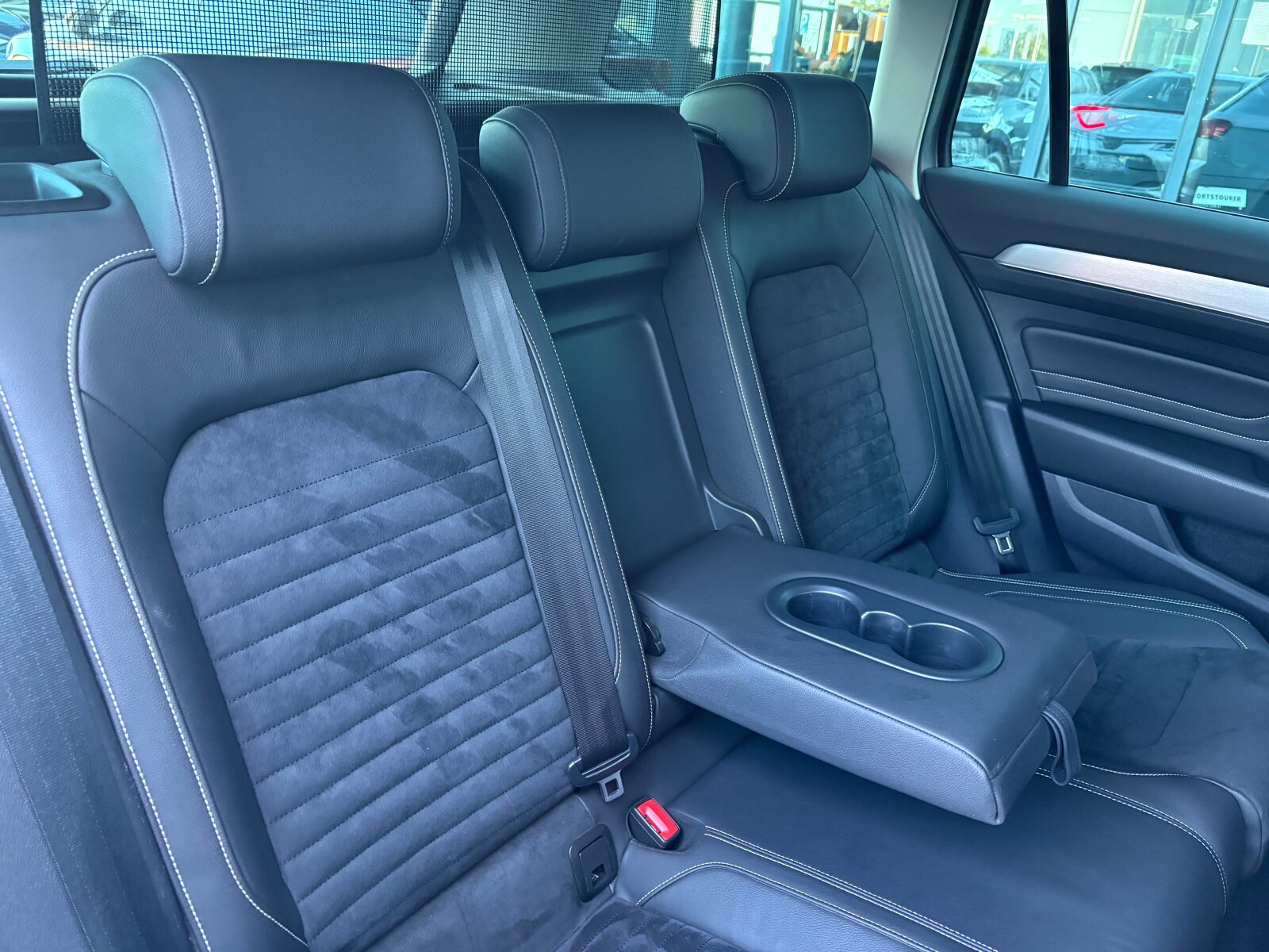Volkswagen Passat Variant - zdjęcie 14