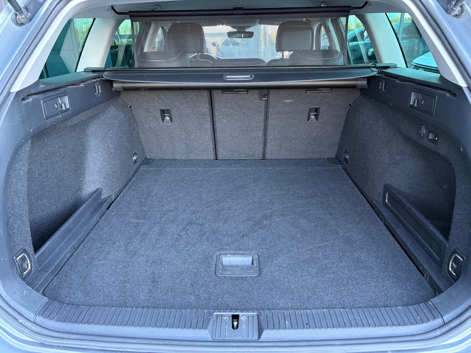 Volkswagen Passat Variant - zdjęcie 17
