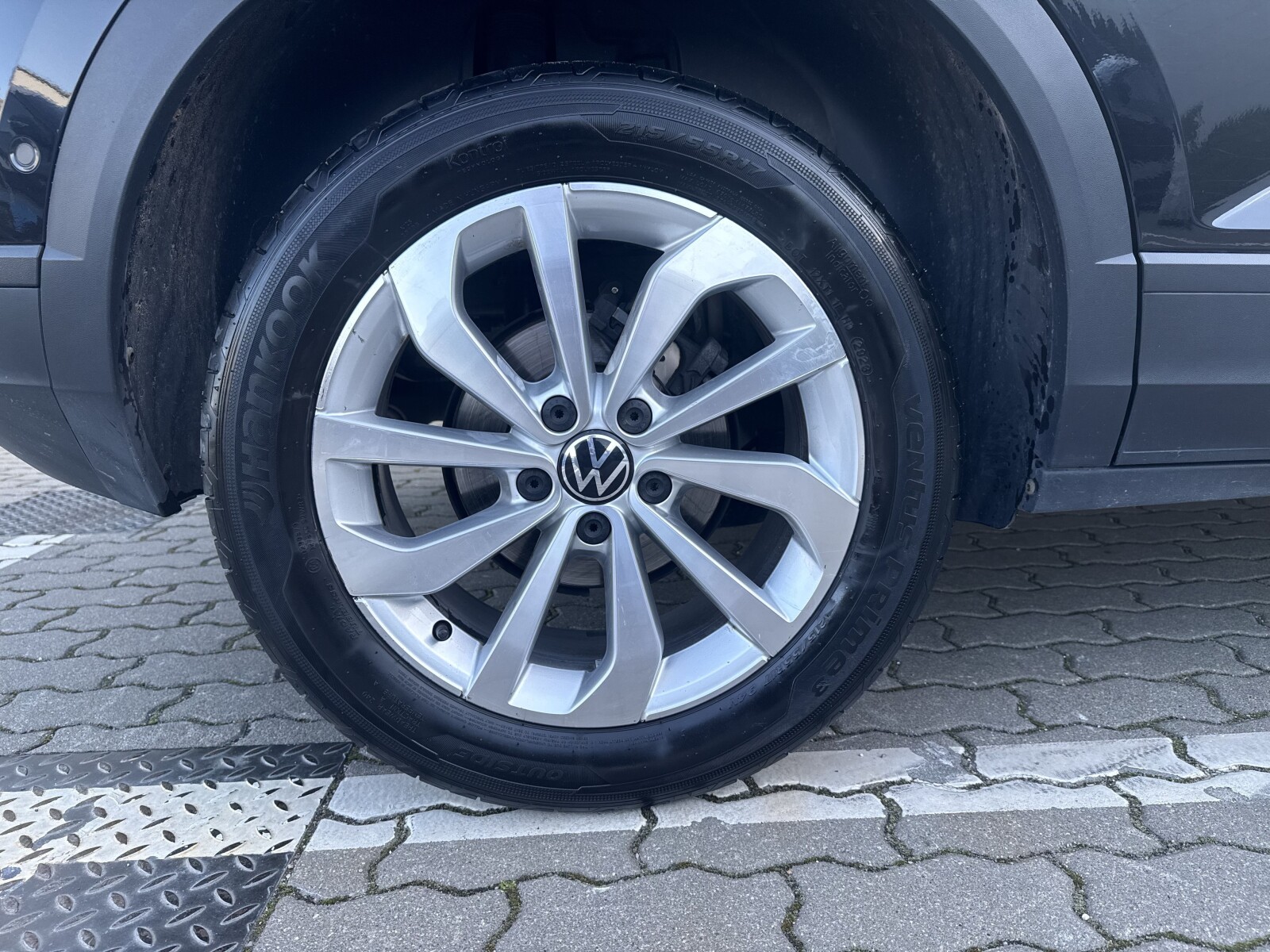 Volkswagen T-Roc - zdjęcie 35