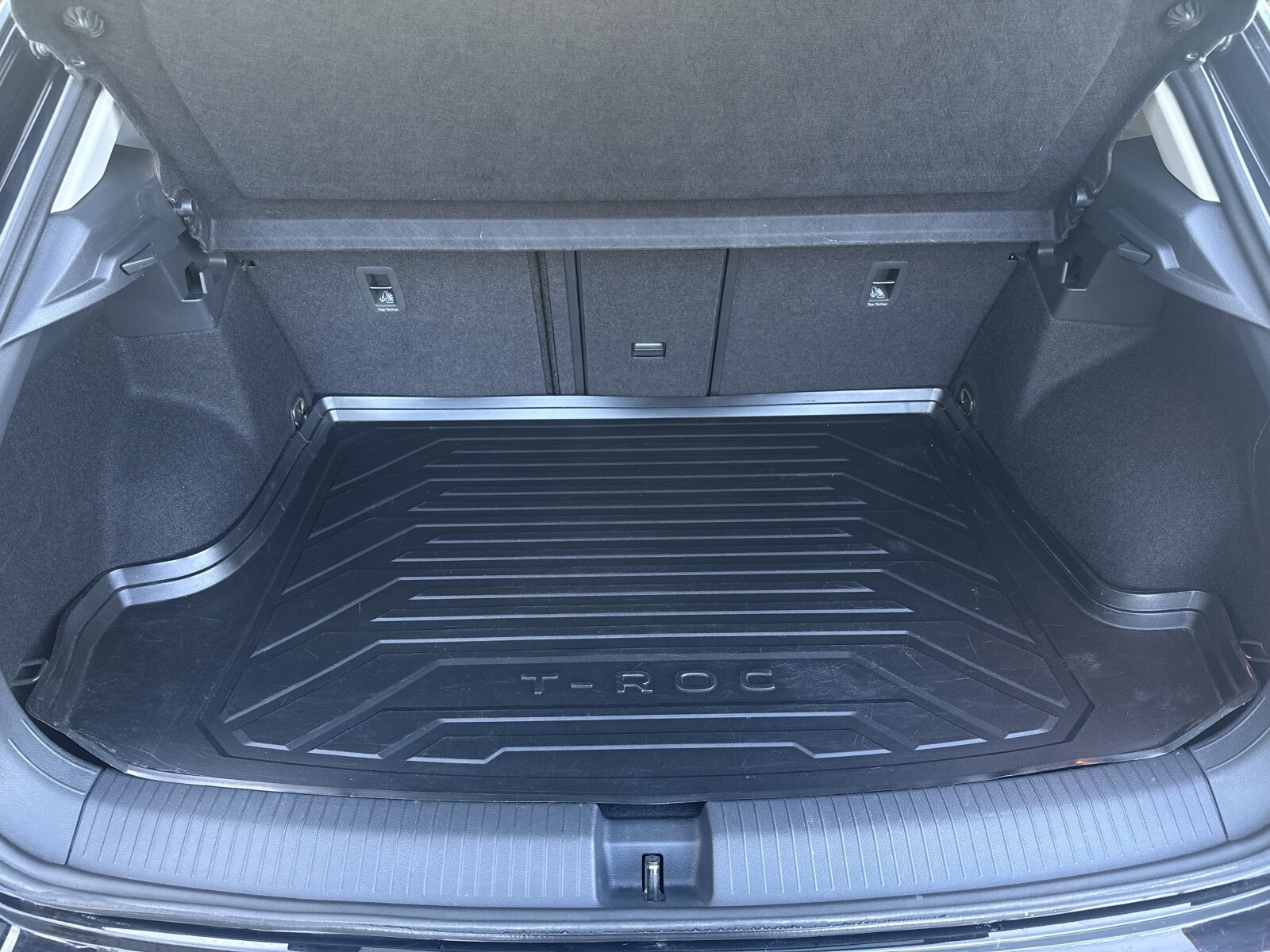Volkswagen T-Roc - zdjęcie 33