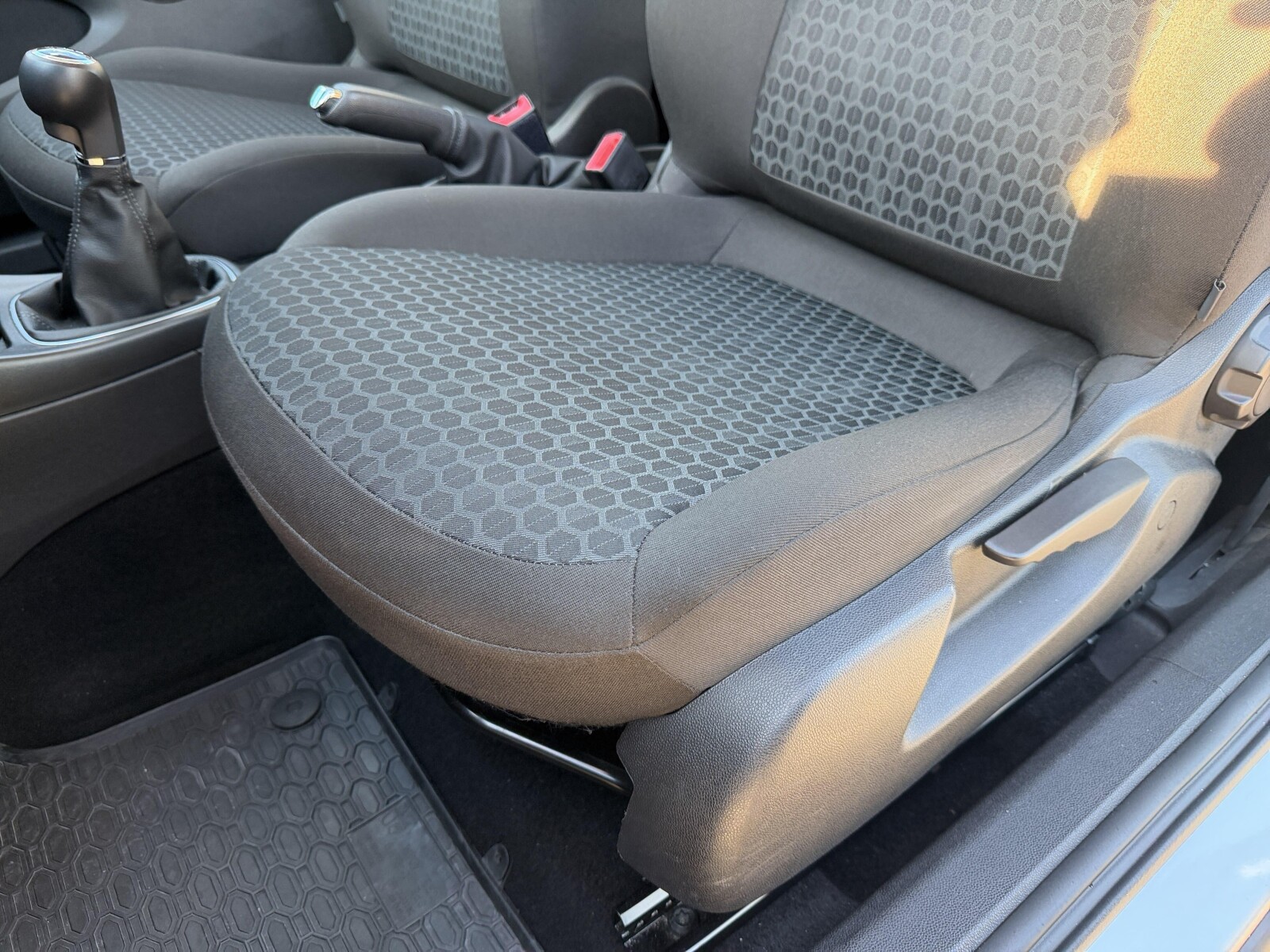 Opel Corsa - zdjęcie 12