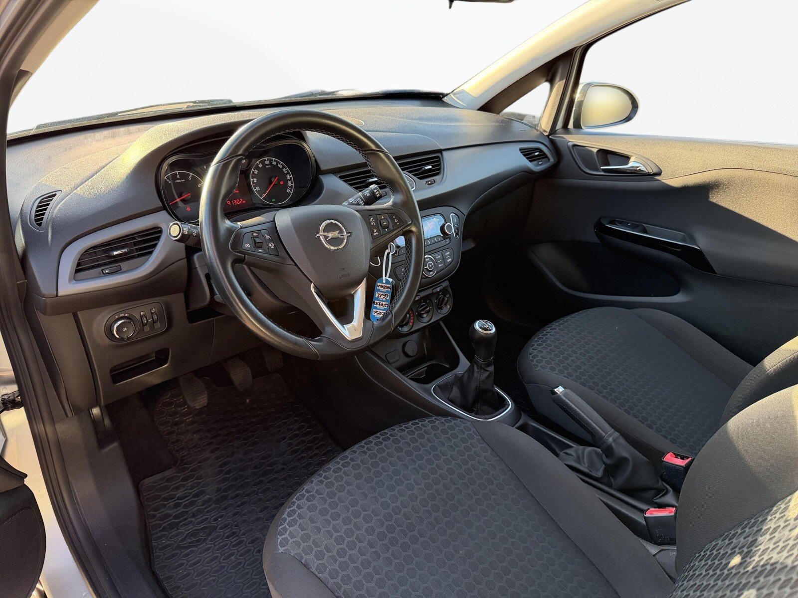 Opel Corsa - zdjęcie 9