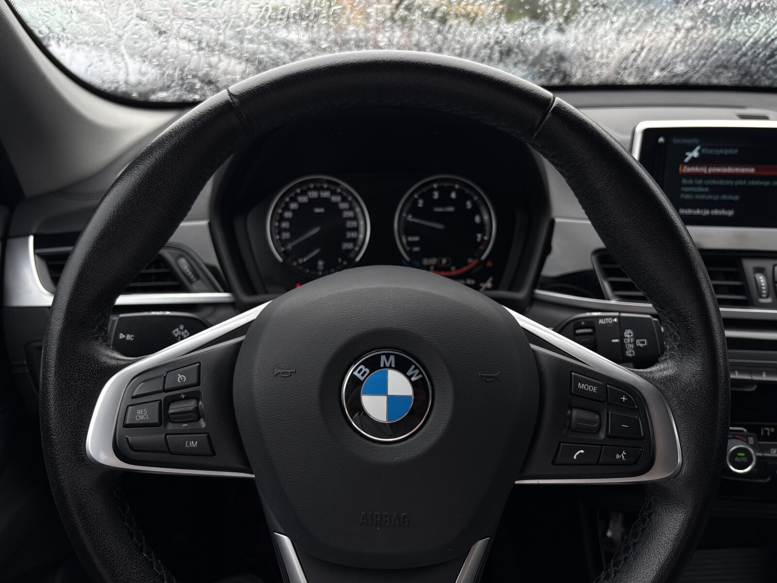 BMW X1 - zdjęcie 16
