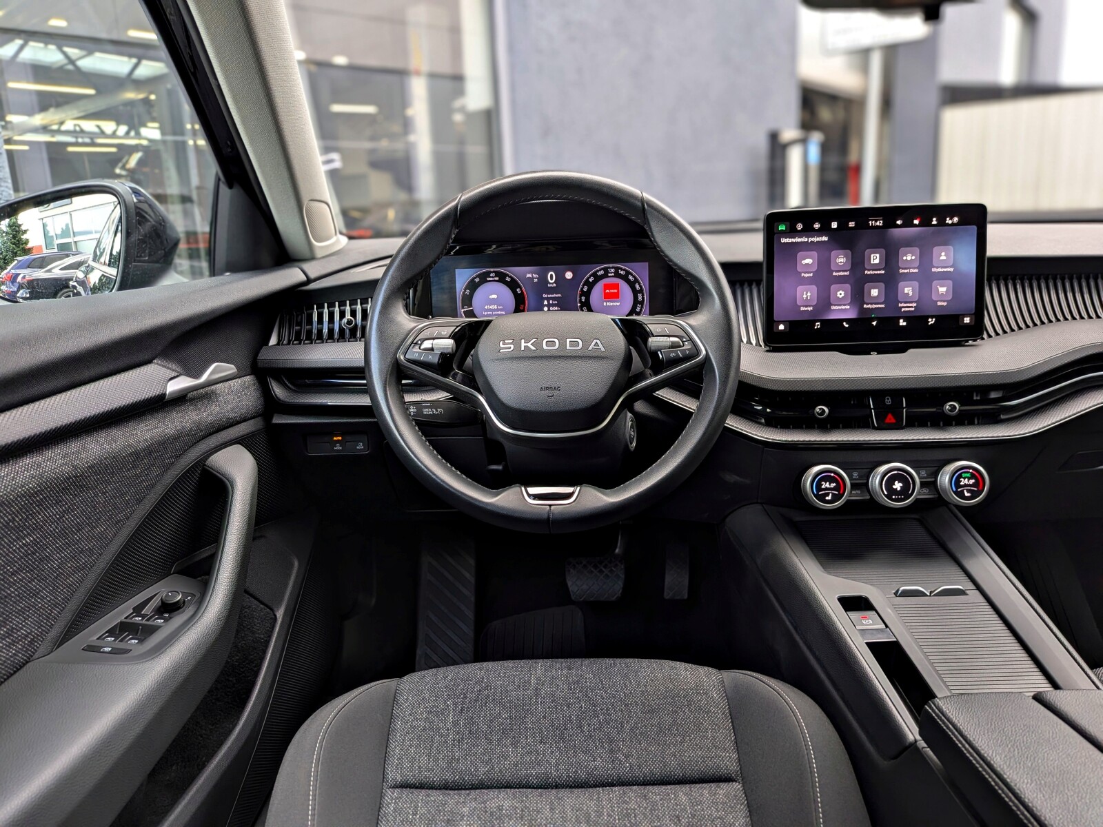 Škoda Superb Combi - zdjęcie 15