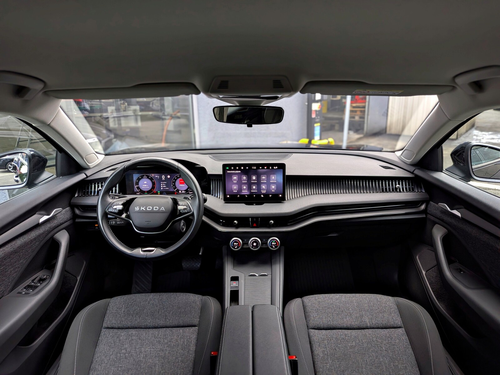 Škoda Superb Combi - zdjęcie 13