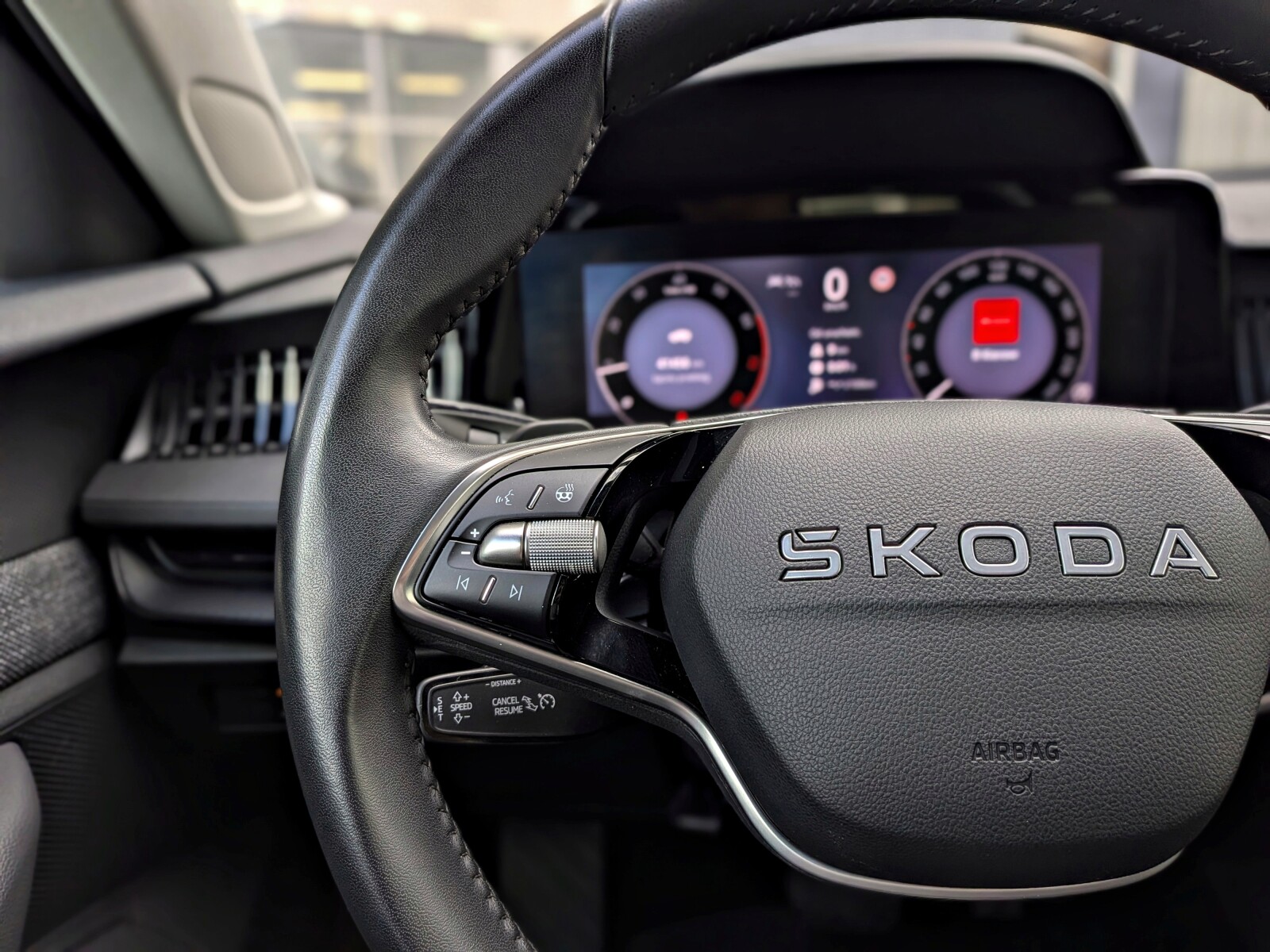 Škoda Superb Combi - zdjęcie 17