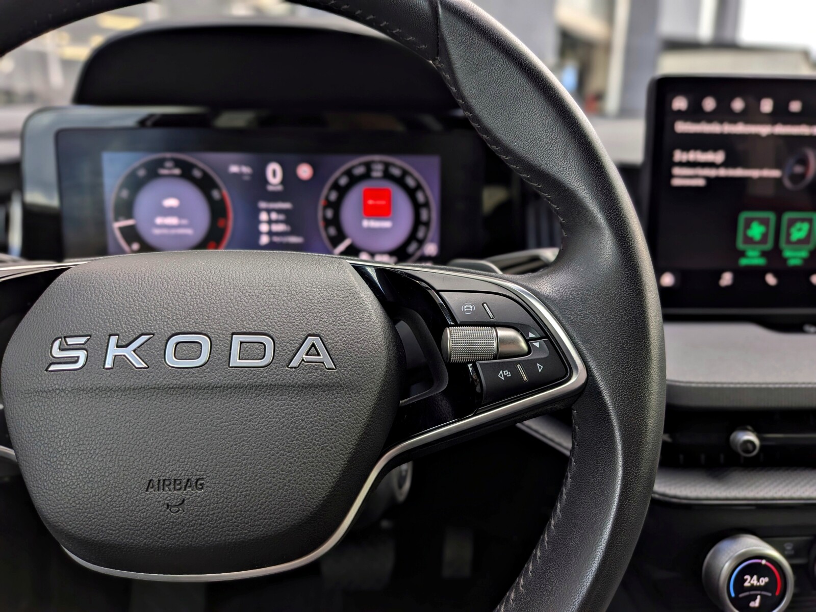 Škoda Superb Combi - zdjęcie 18
